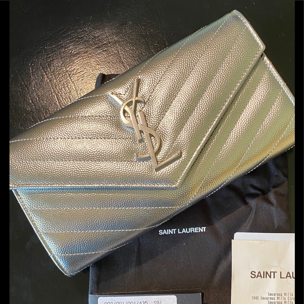 ❌SOLD❌FABULOUS NEW YSL Womens Wallet Silver Conti - Picture 1 of 5
